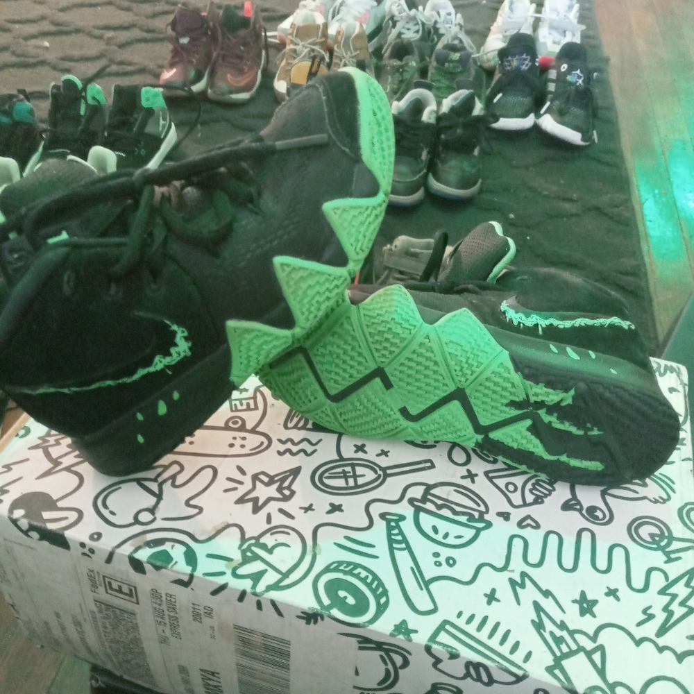 Shoes - Picture 2 of 3
